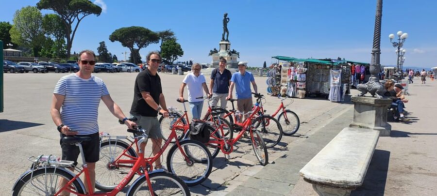 Florence: City Highlights Bike Tour - Guides, ear pieces, and staying safe on Florence streets