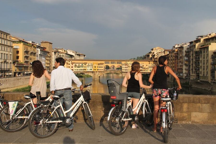 Florence: City Sightseeing Guided Bike Tour - Ponte Vecchio to Piazzale degli Uffizi: Smart Stop Order for Photos and Flow