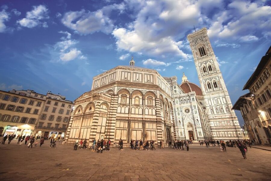 Florence: City Sightseeing Guided Bike Tour - Piazza della Signoria and Santa Croce: Two Big Squares, Two Very Different Moods
