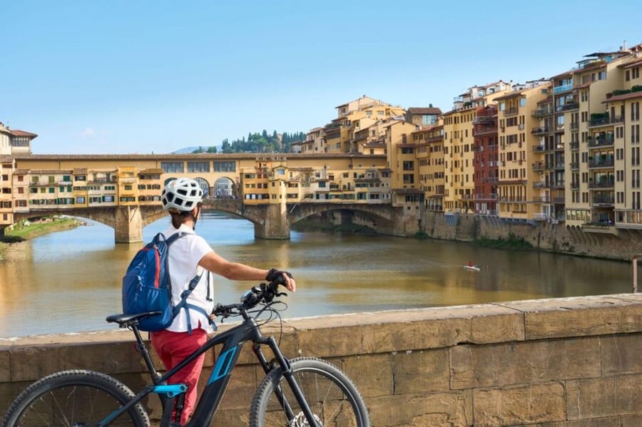 Florence:E-Bike City Tour with stop at Piazzale Michelangelo - Piazza Duomo and Piazza della Signoria: Florence’s icons with less hassle