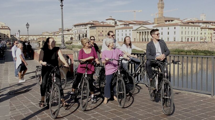 Florence: Guided Bike Tour with Piazzale Michelangelo - Medici power sites: Palazzo Medici Riccardi and Cappelle Medicee