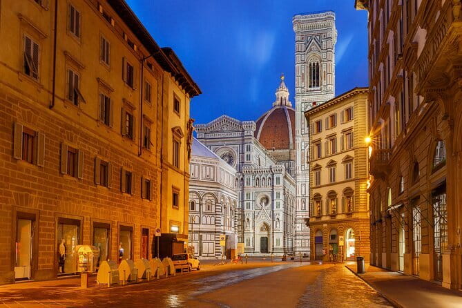 Florence Night Bike Tour with Wine and Aperitivo Picnic included - Starting point on Via dei Cimatori: how the ride gets organized