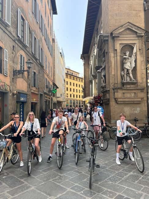 Florence: Untold Bike tour with Roberto - Ponte Vecchio and the art of crossing a famous bridge