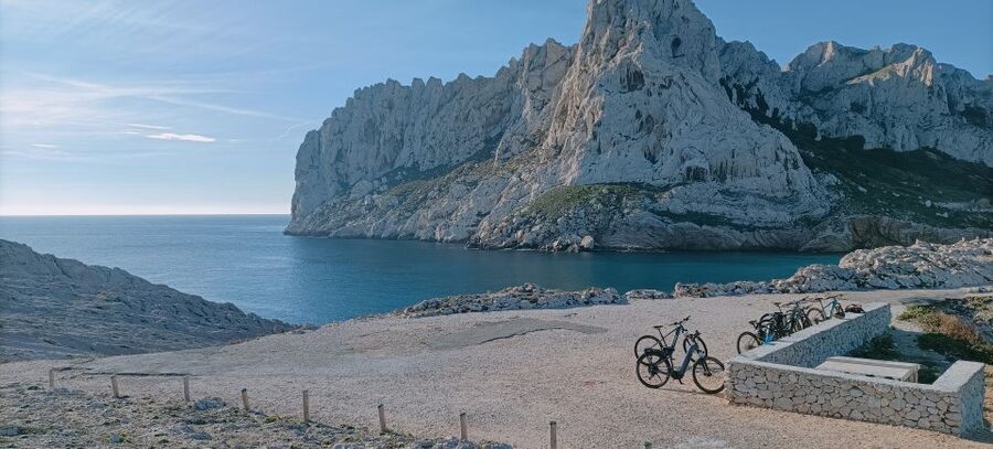 From Marseille: Calanques National Park E-Mountain Bike Tour - Heading back: steep road assistance and Pointe Rouge harbor