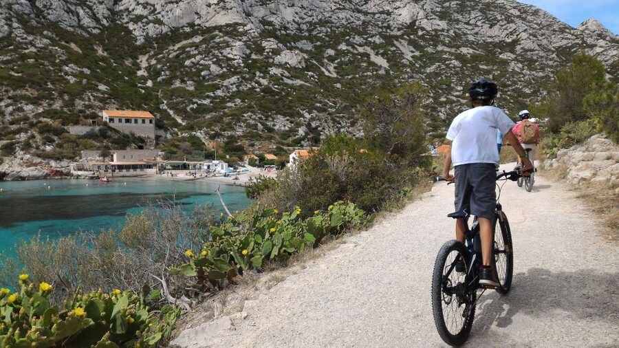 From Marseille: Calanques National Park E-Mountain Bike Tour - Château Pastré and Roy d’Espagne: warming up before the rugged bits