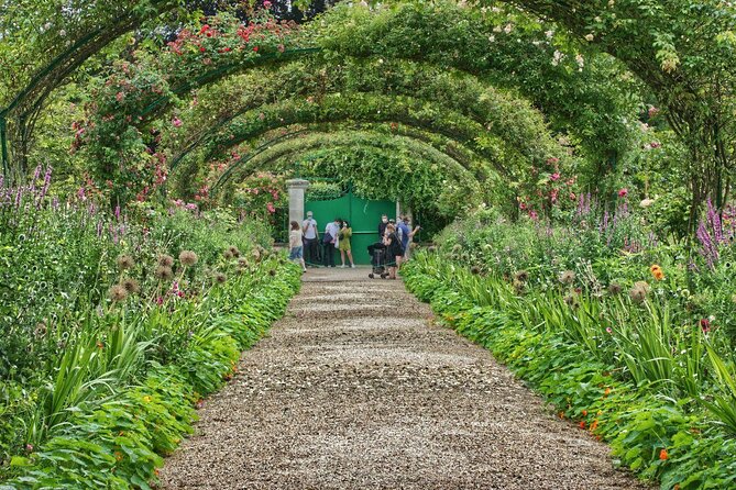 From Paris: Monet Gardens & Giverny Bike Tour with Picnic Stop - Key points before you go