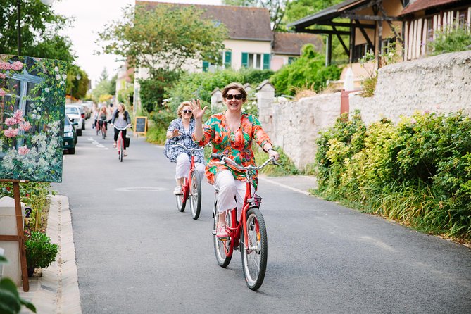 From Paris: Monet Gardens & Giverny Bike Tour with Picnic Stop - Vernon market picnic: the best part you control