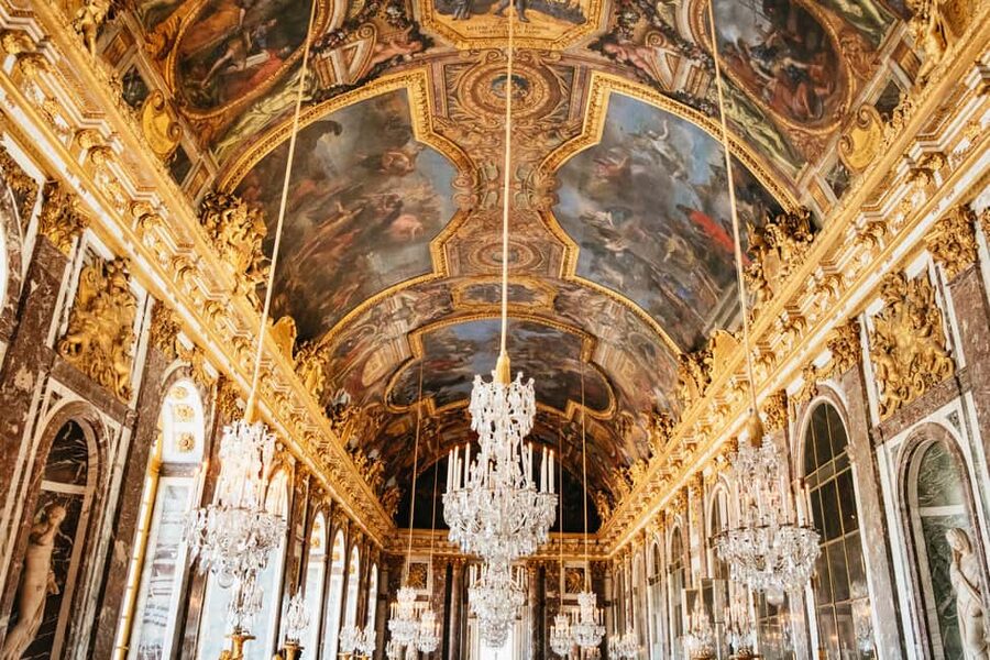 From Paris: Skip-the-Line Palace of Versailles Bike Tour - Entering the château: skip-the-line plus a guided story in the rooms