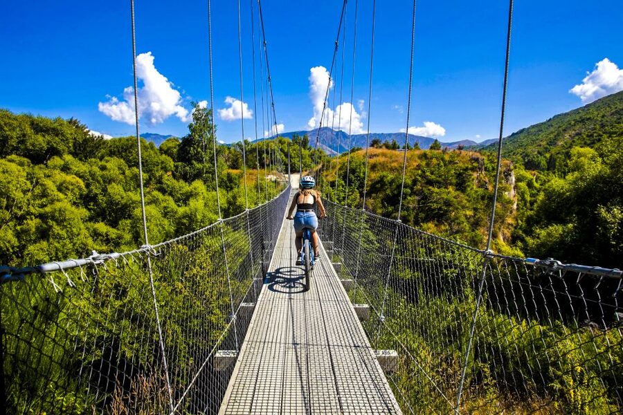 From Queenstown: 'Valley of the Vines' Wine and Bike Tour - Queenstown to Arrowtown: the Shuttle That Sets the Pace