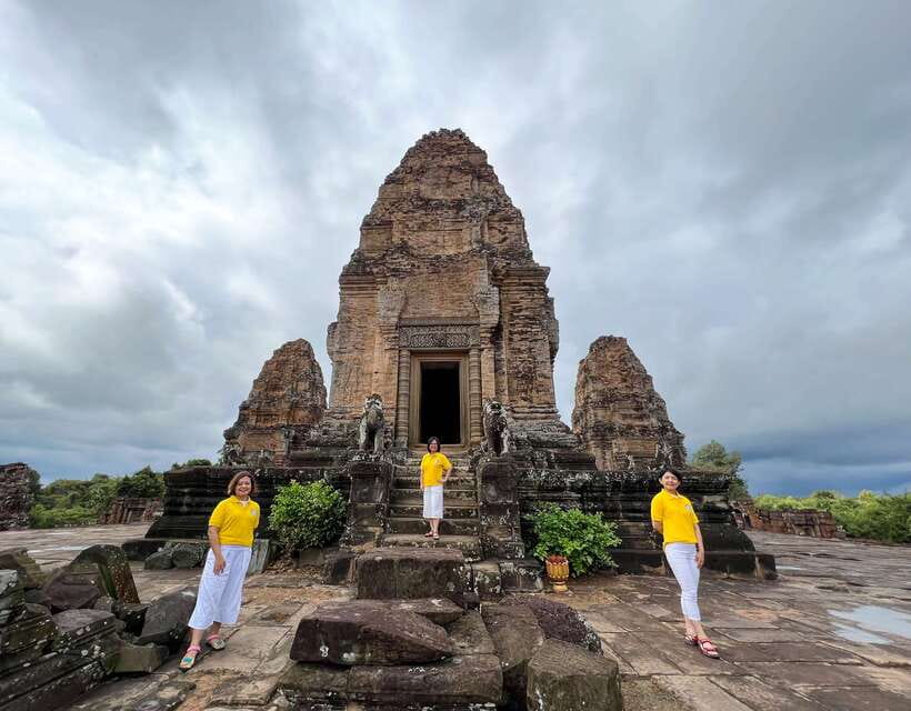From Siem Reap: Angkor Wat Sunrise and Temples E-Bike Tour - Sras Srang Breakfast and the Siem Reap Market Stop