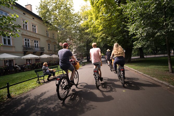 Full Bike Tour - the Old Town, Jewish Qtr & the Ghetto NEW BIKES - Kazimierz: From Szeroka Street to the Daily Street Scene