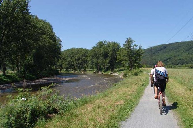 Full-Day Countryside Bike Tour to Karlstejn Castle (small group) - The Ride Out: Cernosice and Dobřichovice Along the Berounka River