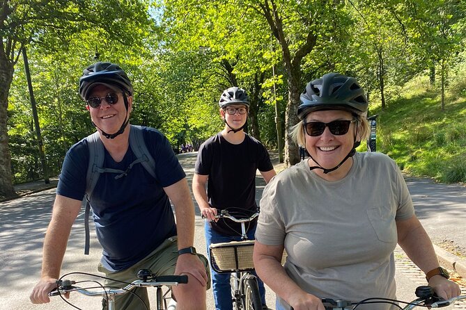 Glasgow Highlights Bike or Ebike Tour - The convenient photo-and-toilet moment (and why it’s optional)