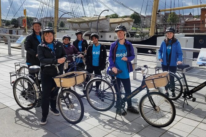 Glasgow Highlights Bike or Ebike Tour - University of Glasgow cloisters: the incline test, then the reward