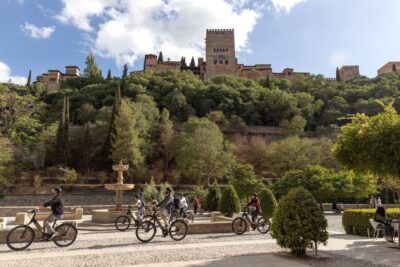 Granada: Albaicin and Sacromonte E-Bike Tour - Meeting at Pl. de Cuchilleros and Getting Your Bike Sorted