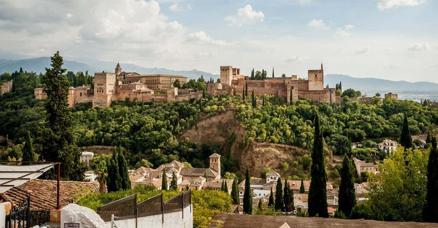 Granada: E-Bike Tour and Fast-Track Alhambra Ticket - Who This Tour Fits Best (And Who Should Skip the Bike)
