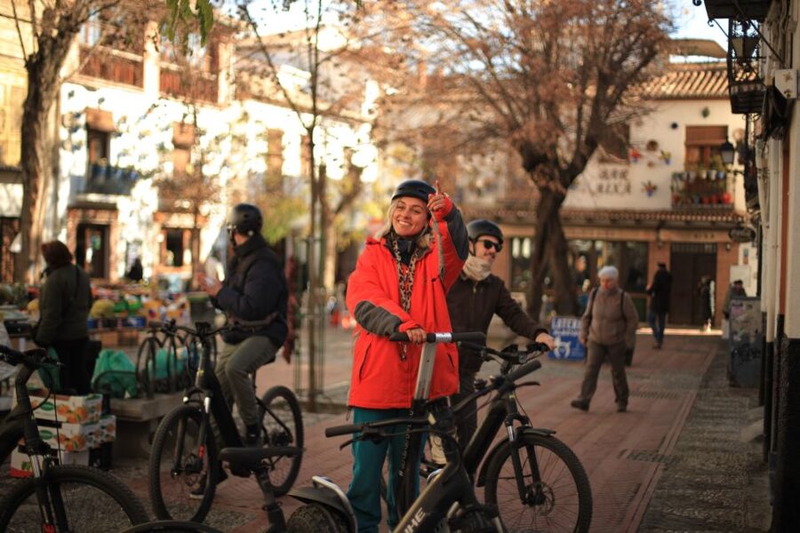 Granada: Highlights & Viewpoints eBike Tour with Tapas Break - Getting your bearings: where the tour starts (and what to plan for)