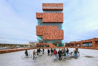Guided Bike Tour: 2 Hours Highlights of Antwerp - Meeting at Vleminckstraat and getting comfortable fast