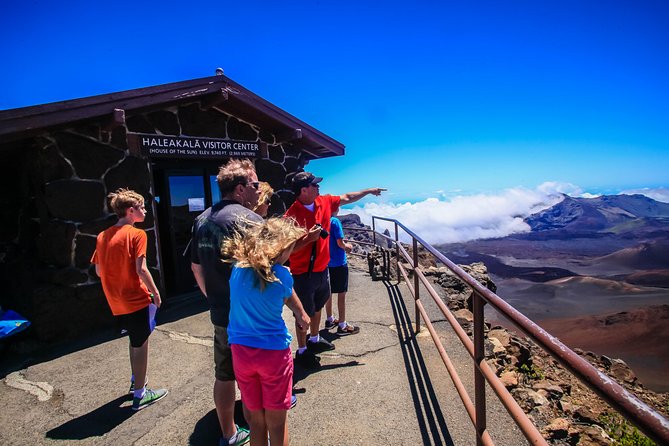 Haleakala Summit Best Self-Guided Bike Tour with Bike Maui - Switchbacks inside the park vs roads outside it