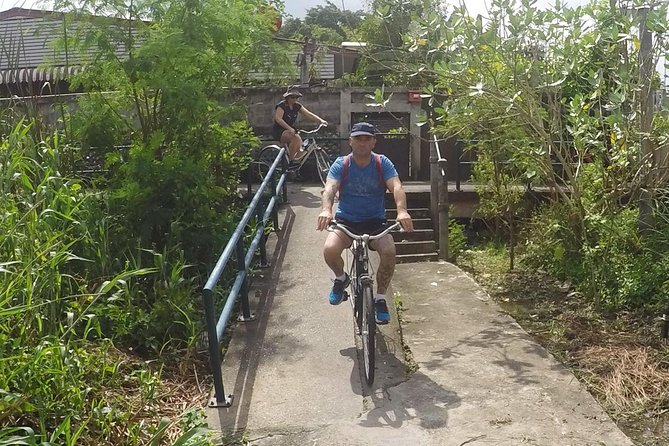 Half-Day Bangkok Bike Tour Including Lunch - Bangkok Noi canal crossing: photo time and a reality check