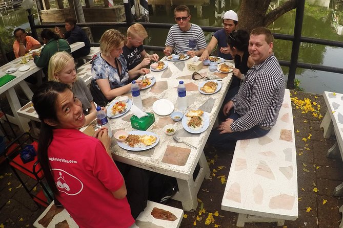 Half-Day Bangkok Bike Tour Including Lunch - Lunch that feels local, with vegetarian built in