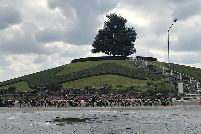 Half-day E-bike Nam Phrae (hilly, fully paved roads, GUIDED) - Nam Phrae e-bikes: a half-day that gets you out of Chiang Mai