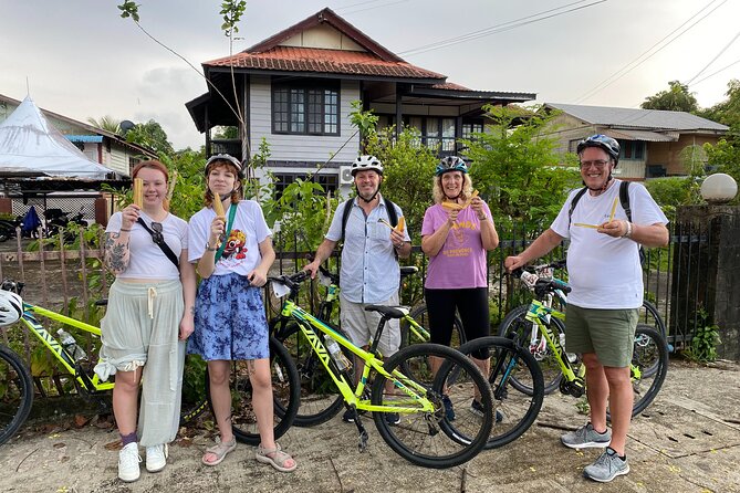 Half-Day Heritage Bike Tour in Kuching - Stop by Stop: From Heritage Streets to the Sarawak River