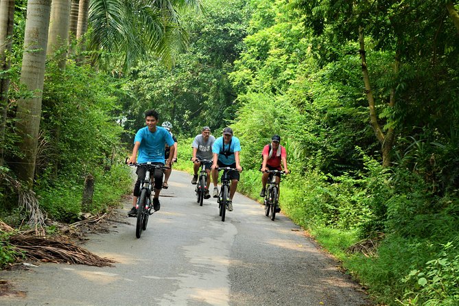 Hanoi Bicycle Tours: Half Day Bicycle Tours Hanoi Countryside - Why cycling the Red River beats a bus tour
