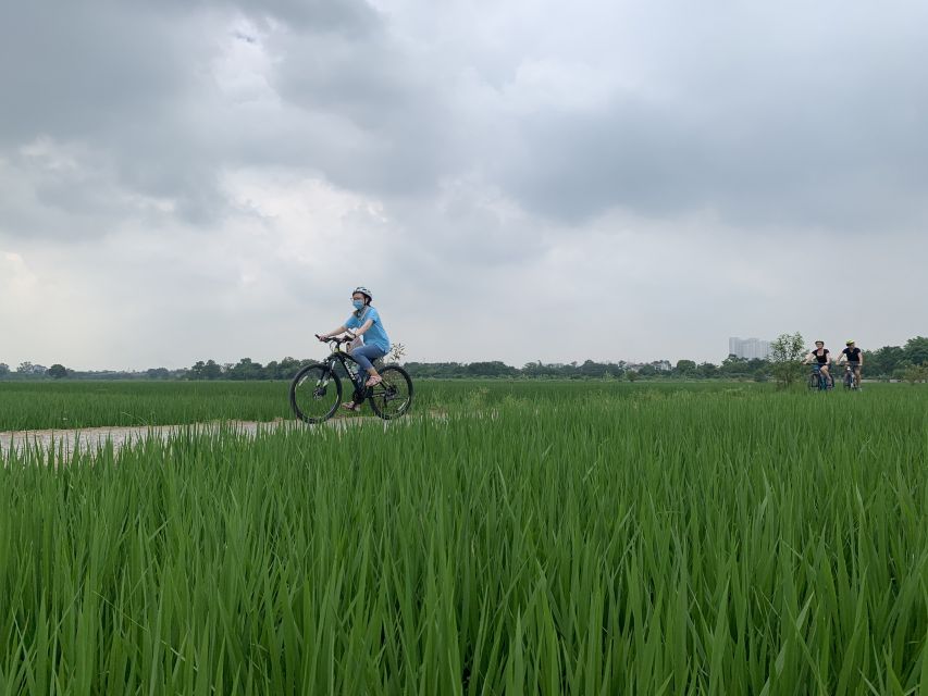 Hanoi: Bike Tour Through Hidden Gems and Banana Island - Long Bien Bridge: crossing the Red River like a local