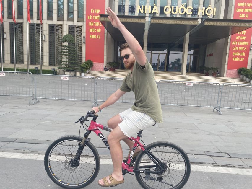 Hanoi: Bike Tour Through Hidden Gems and Banana Island - Banana Island: when Hanoi slows down (a lot)