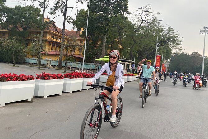 Hanoi City Bike Tour through Banana Island & Food Tasting - Banana Island: the Red River detour that feels like a side of Hanoi few see