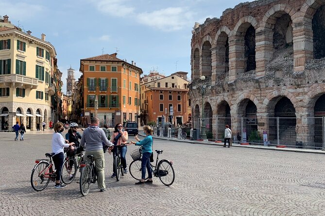 Highlights and hidden gems Verona Bike Tour - Stop 3: Casa di Giulietta in the lanes behind the famous balcony