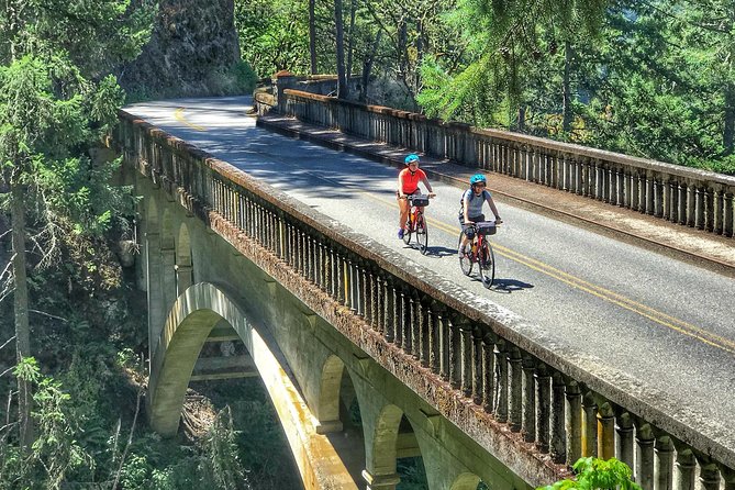 Hike and Bike Tour to Columbia River Gorge Waterfalls - Bridal Veil Falls State Park: a quieter viewpoint break
