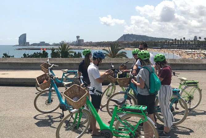 Historical Barcelona E-bike Guided Tour - The Route Stop-by-Stop: Arc de Triomf to Sagrada Família