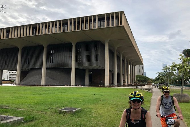 Historical Honolulu Bike Tour - Meeting at Kuhio Beach: the start point that sets the tone