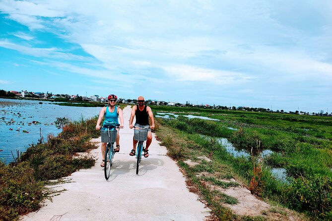 Hoi An countryside cycling tour - Tra Que Vegetable Village: where your camera meets farming reality