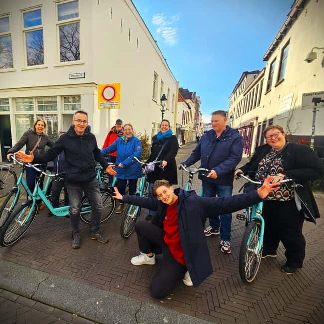 Interactive Safe 2,5hr Bike tour with Entertaining Guide - Key highlights you’ll actually remember
