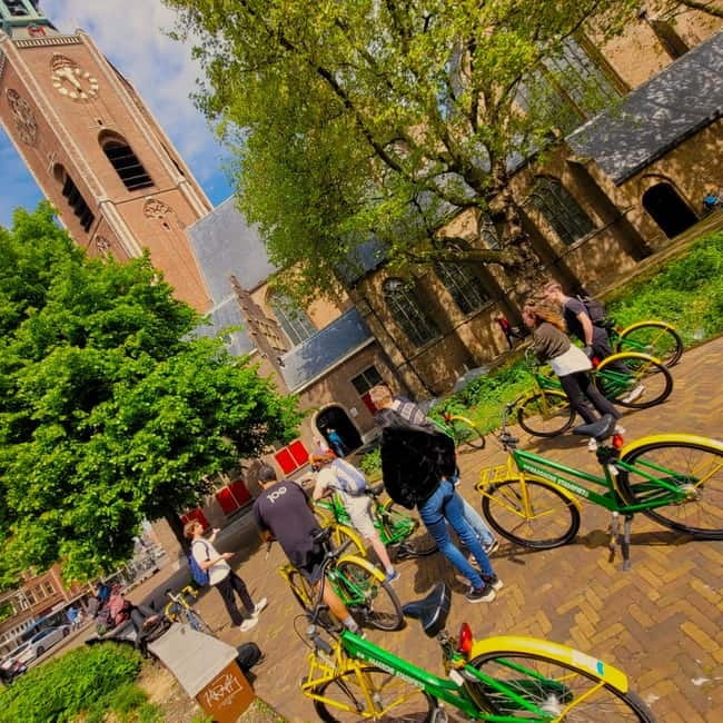 Interactive Safe 2,5hr Bike tour with Entertaining Guide - Weather, pace, and why timing matters in The Hague