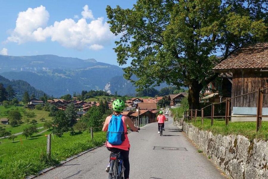 Interlaken: 72 Waterfalls Valley & Lauterbrunnen E-Bike Tour - Swiss picnic of alp cheese and local sausage: when food becomes part of the view