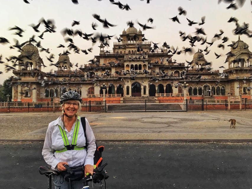 Jaipur: 3-Hour Morning Bike Tour of Jaipur Old City - Krishna Temple Ceremony at Govind Dev Ji: Aarti, Bells, and Close-Up Atmosphere