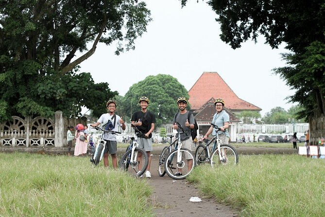 Jogja Hidden Gems - Cycling Tour - A Chinese Temple Stop: Seeing Jogja’s Mixed Cultural Layers