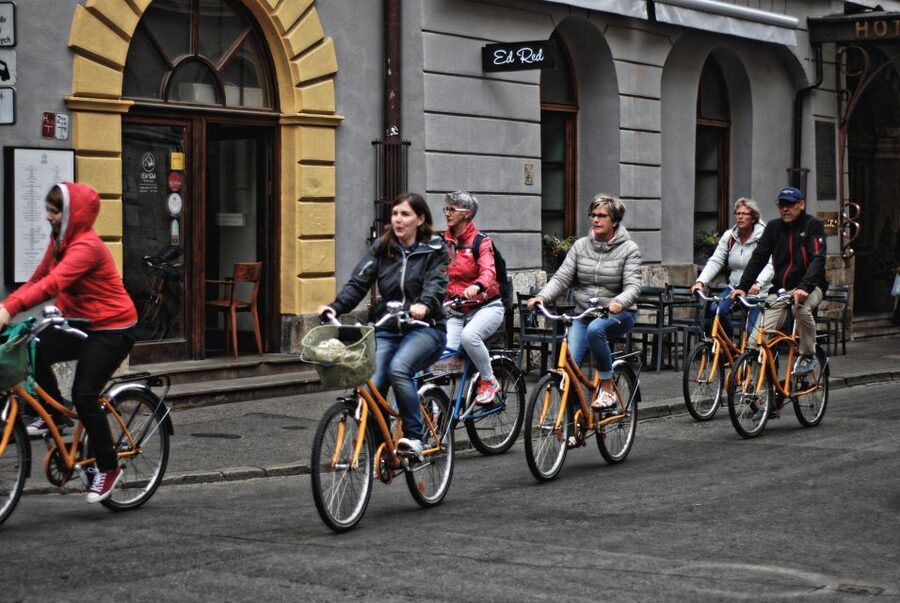 Krakow: Bike Tour of the Old Town, Kazimierz, and the Ghetto - Key things that make this tour worth your time