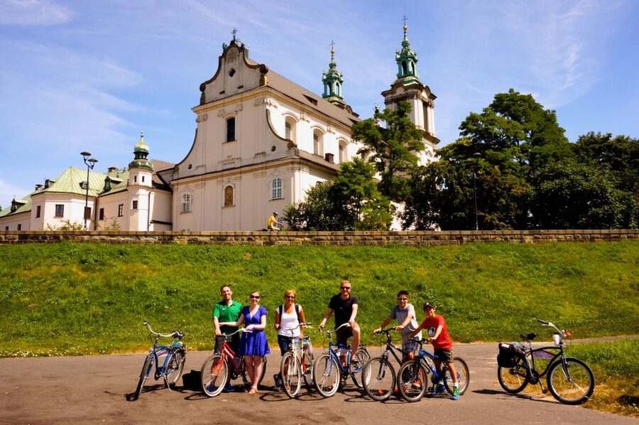 Krakow: Bike Tour of the Old Town, Kazimierz, and the Ghetto - Transitioning to Podgórze: how the ride changes feel (and why)