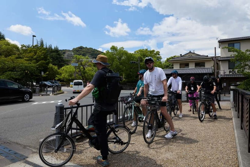 Kyoto: Hidden Gems E-Bike Tour Through Backstreets & Temples - Heian Shrine: a scenic pause with cultural context