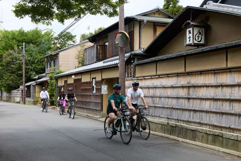 Kyoto: Hidden Gems E-Bike Tour Through Backstreets & Temples - Philosopher’s Path: how to see it without getting trapped by it