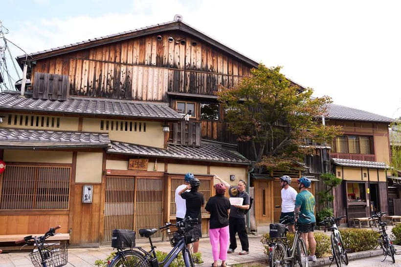 Kyoto: Hidden Gems E-Bike Tour Through Backstreets & Temples - How the ride feels: motor assist, narrow streets, and realistic pacing