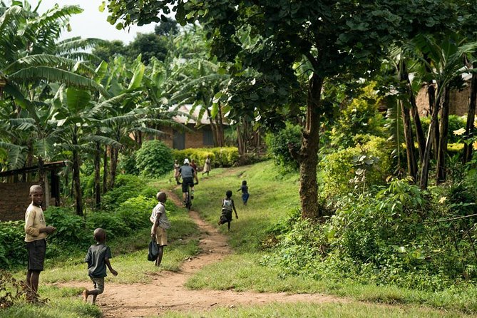 Lake Victoria Island Cycling Tour from Kampala - Stop 1 in Mukono: Tiny Villages and Jungle Green