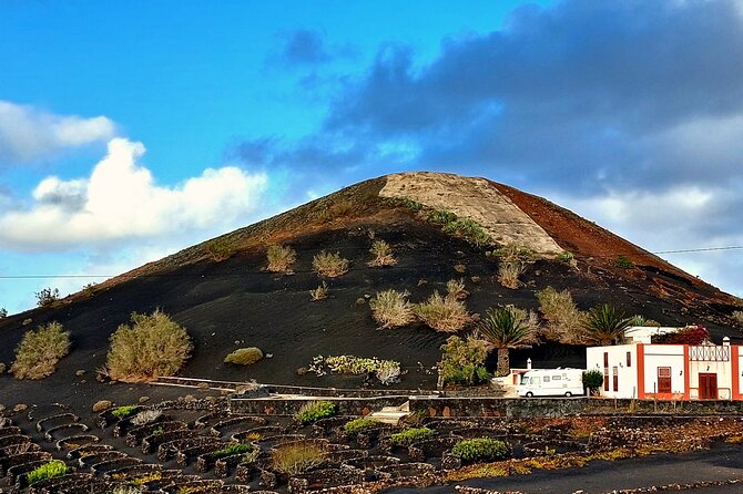 Lanzarote E-Bike Tour: Volcano Craters & Scenic Vineyards - Who this tour suits best (and who should skip it)