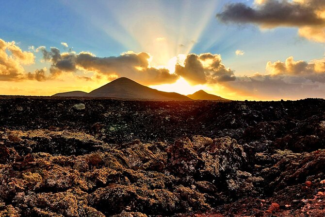 Lanzarote E-Bike Tour: Volcano Craters & Scenic Vineyards - Getting to the ride: meeting point choices that affect your day