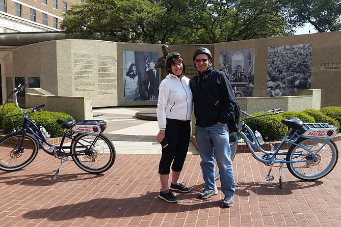 Legends & Outlaws eBike Guided Tour - Stop 2: Fort Worth Convention Center and That Flying-Saucer Arena